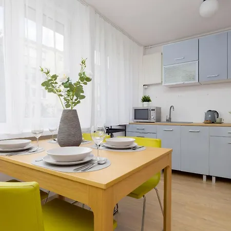 Family Apartment With Balcony By Noclegi Renters Warsaw Exterior photo