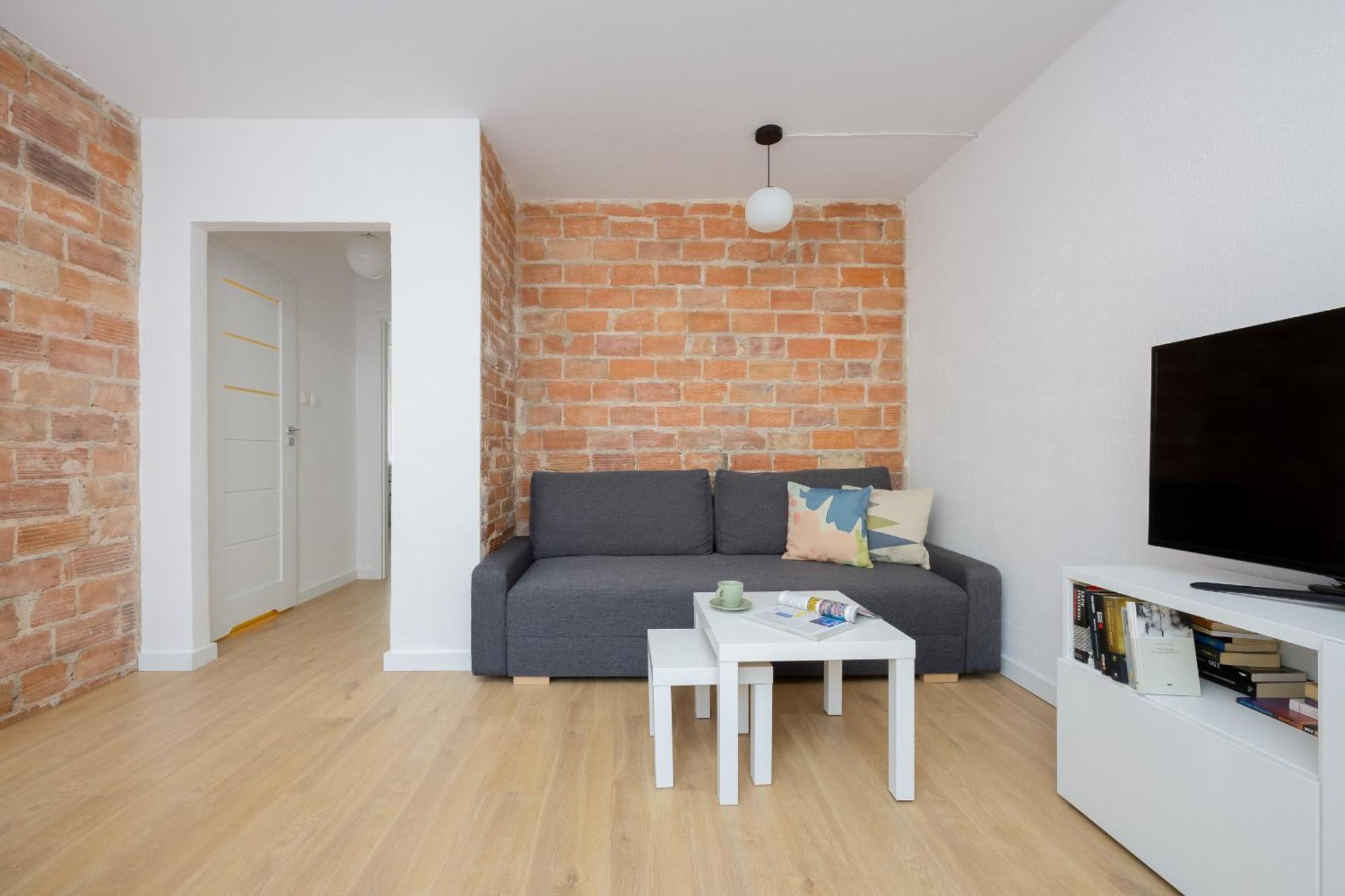 Family With Balcony By Renters *