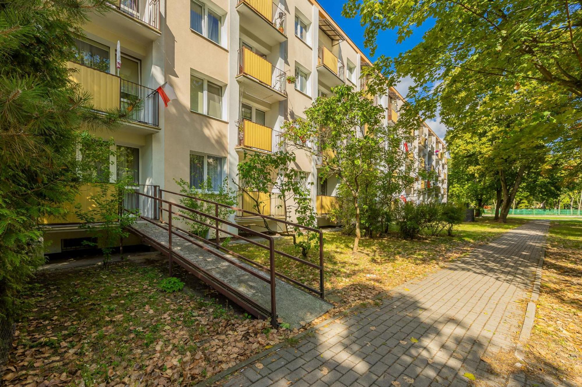 Family With Balcony By Renters Apartamento *